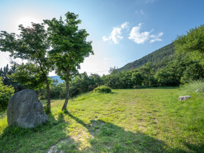 Location emplacements nus Hautes-Alpes