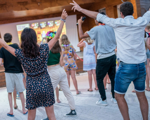 Camping Serres Ciela Village Les 2 Soleils Hautes Alpes Soirée Animée