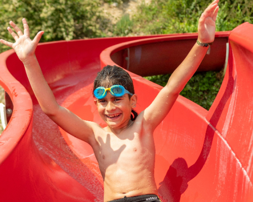 camping hautes-alpes avec piscine toboggan