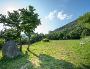 camping tente sur emplacement dans les Hautes Alpes